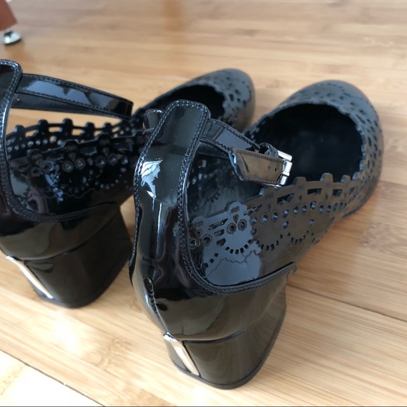 Alexander McQueen Skull Laser Cut Mary Jane Pump - Picture 4 of 8